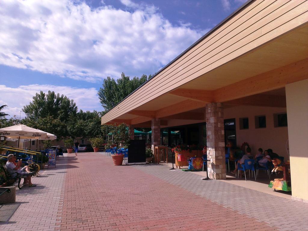 Baia Holiday Gasparina Кастельнуово-дель-Гарда Екстер'єр фото