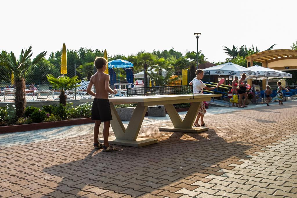 Baia Holiday Gasparina Кастельнуово-дель-Гарда Екстер'єр фото