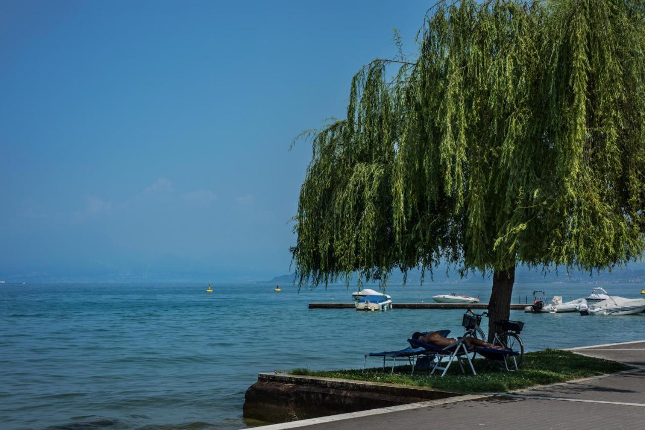 Baia Holiday Gasparina Кастельнуово-дель-Гарда Екстер'єр фото